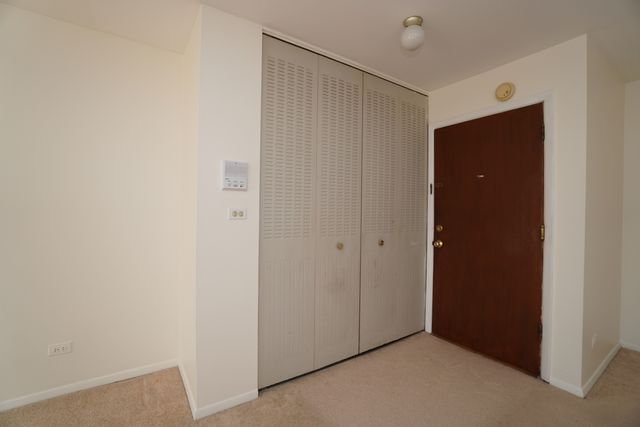 834 E Old Willow Road 209, Prospect Heights, IL 60070