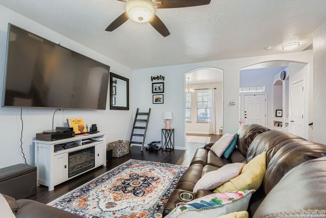 806 Horn Run, San Antonio, TX 78245