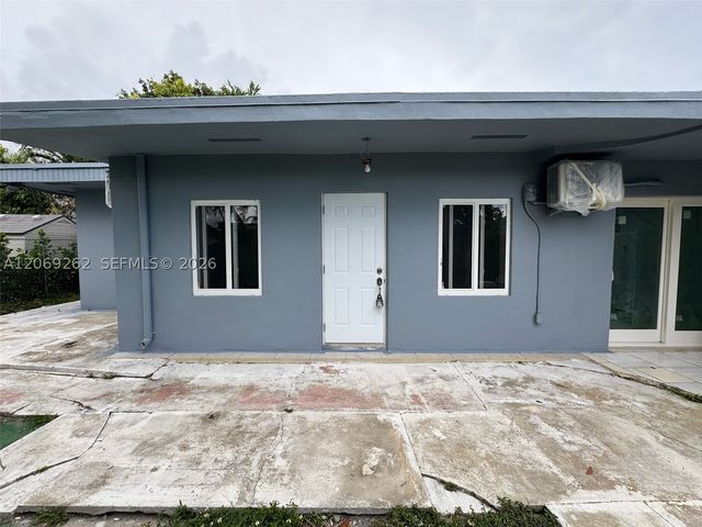3171 SW 26th St 3, Miami, FL 33133