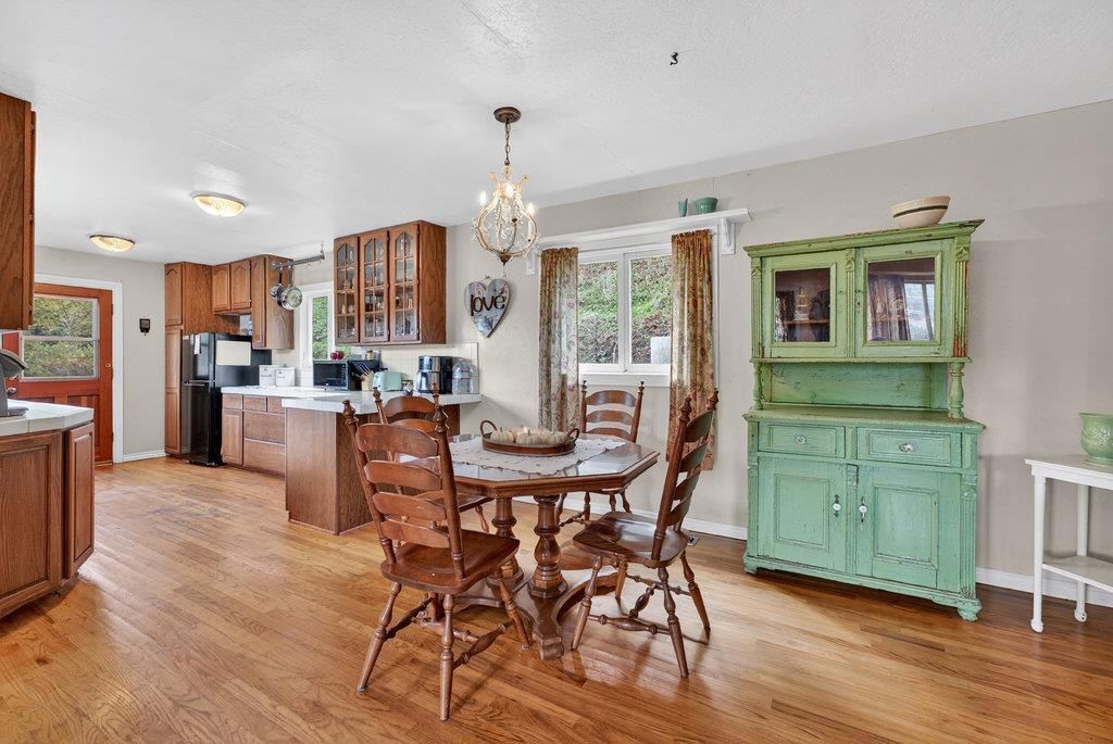 Image 10 of property listing at 885 Larkin Valley Road, Watsonville, CA 95076