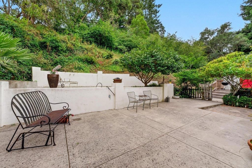Image 26 of property listing at 885 Larkin Valley Road, Watsonville, CA 95076