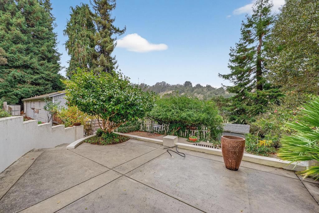 Image 27 of property listing at 885 Larkin Valley Road, Watsonville, CA 95076