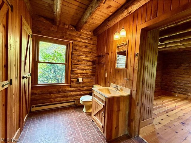13665 Clover Lake Drive, Chardon, OH 44024