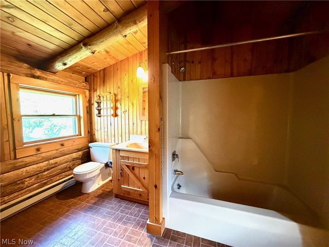 13665 Clover Lake Drive, Chardon, OH 44024