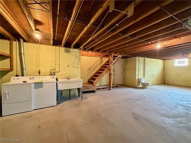 13665 Clover Lake Drive, Chardon, OH 44024