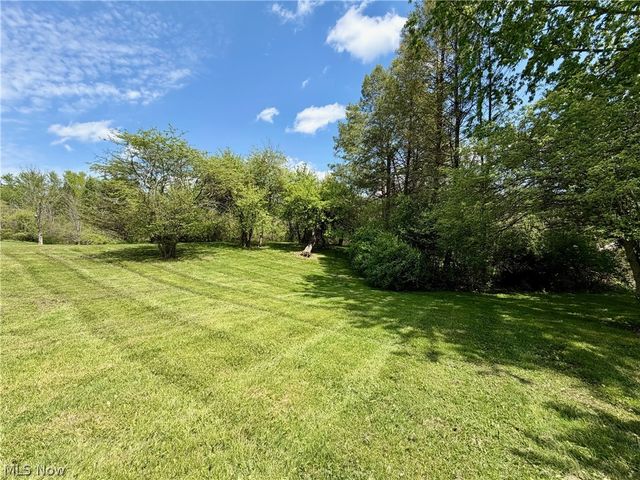13665 Clover Lake Drive, Chardon, OH 44024
