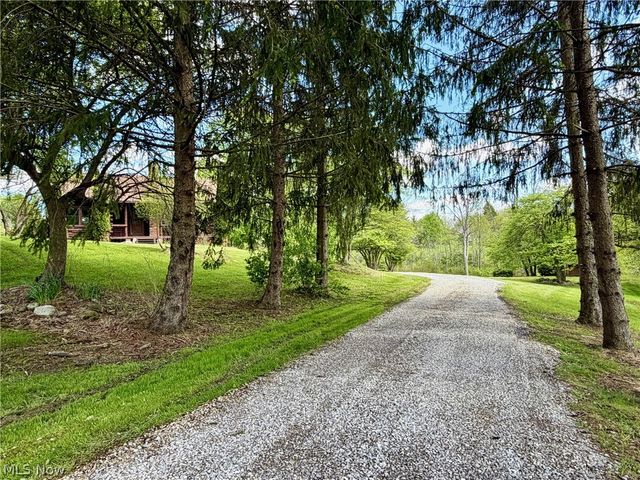 13665 Clover Lake Drive, Chardon, OH 44024