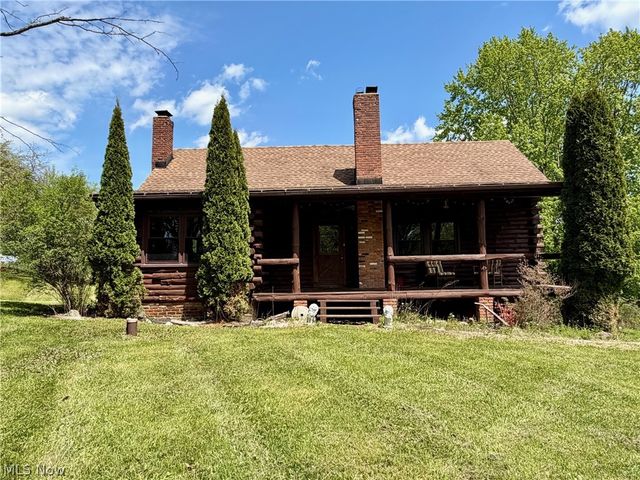 13665 Clover Lake Drive, Chardon, OH 44024