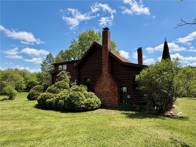 13665 Clover Lake Drive, Chardon, OH 44024
