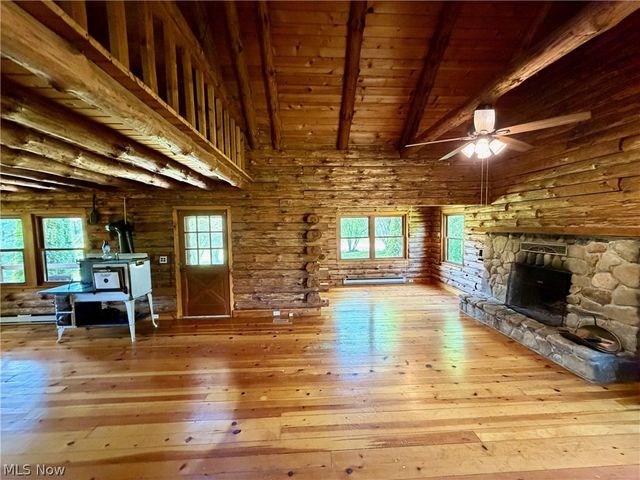 13665 Clover Lake Drive, Chardon, OH 44024