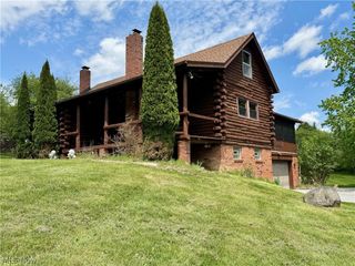 13665 Clover Lake Drive, Chardon, OH 44024