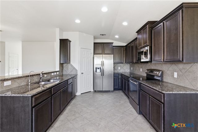 1115 Garden Green Drive, Temple, TX 76502