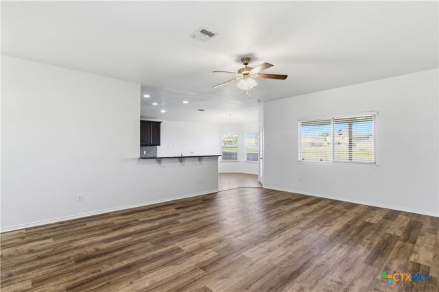 1115 Garden Green Drive, Temple, TX 76502