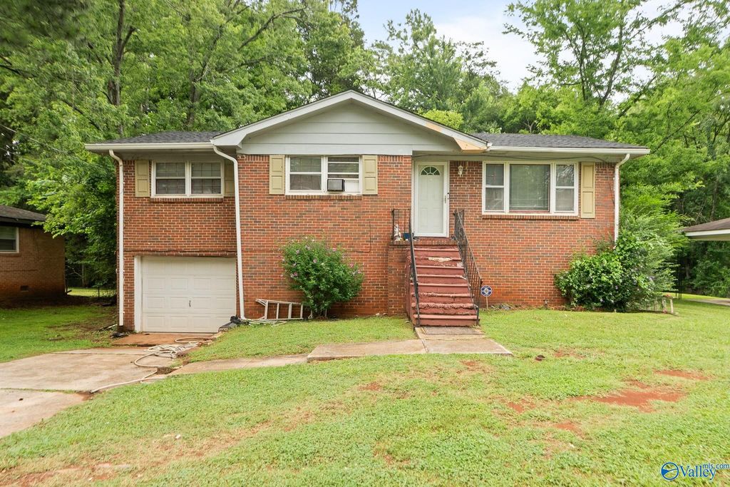 4630 Broadmeadow Lane NW, Huntsville, AL 35810
