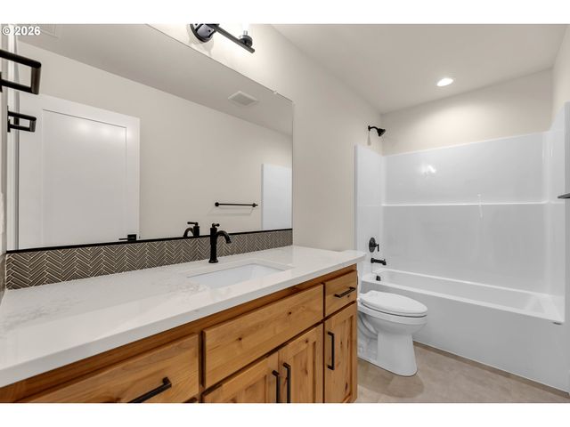 916 Se 35TH St, Battle Ground, WA 98604