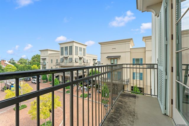 8201 Village Plaza Ct, Baton Rouge, LA 70810