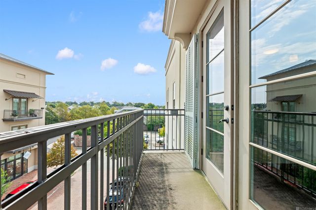 8201 Village Plaza Ct, Baton Rouge, LA 70810