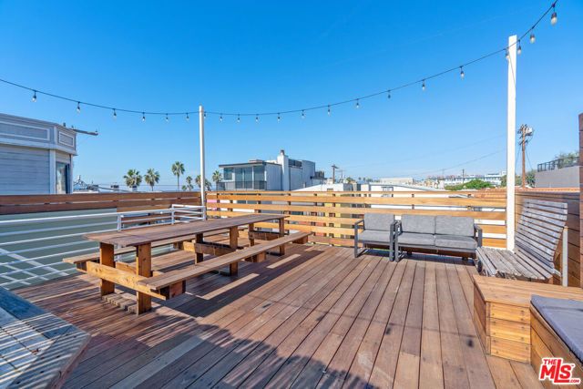 32 N Venice Boulevard, Venice (los Angeles), CA 90291