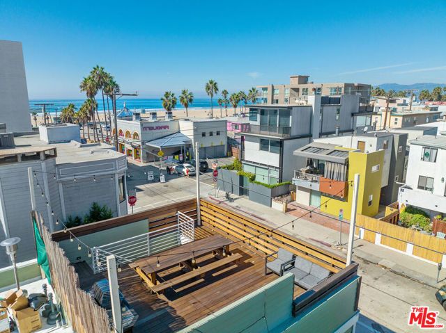 32 N Venice Boulevard, Venice (los Angeles), CA 90291
