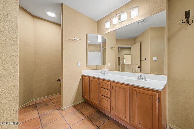 10247 N 12TH Place 2, Phoenix, AZ 85020