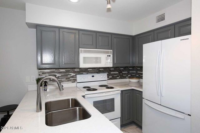 10080 E Mountainview Lake Drive 330, Scottsdale, AZ 85258