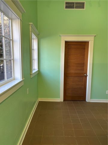 157 Main Street, Eureka Springs, AR 72632