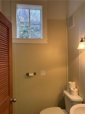 157 Main Street, Eureka Springs, AR 72632