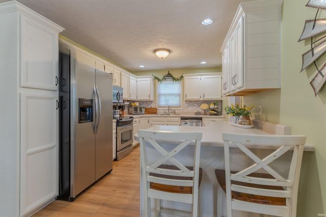 4122 Frame Road, Newburgh, IN 47630