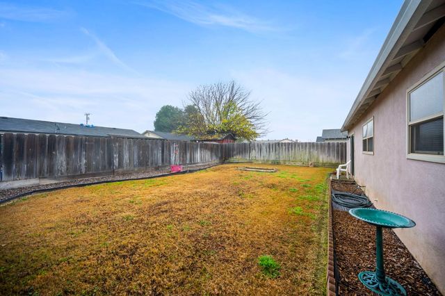 357 S 4th Ave, Oakdale, CA 95361