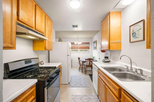 357 S 4th Ave, Oakdale, CA 95361