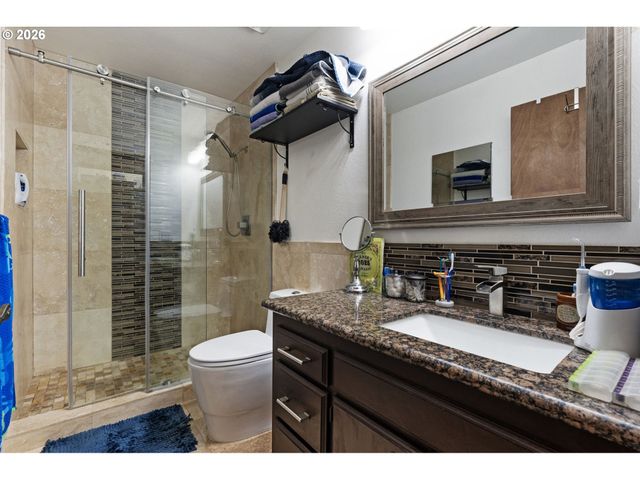 478 N HAYDEN ISLAND Dr, Portland, OR 97217