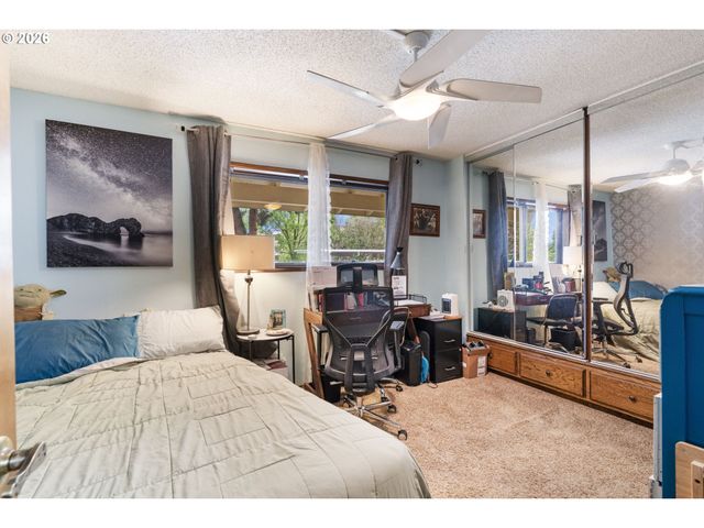478 N HAYDEN ISLAND Dr, Portland, OR 97217