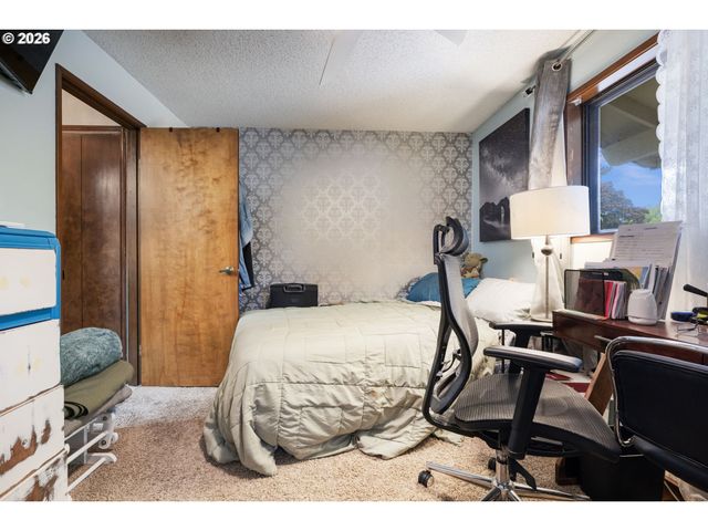 478 N HAYDEN ISLAND Dr, Portland, OR 97217