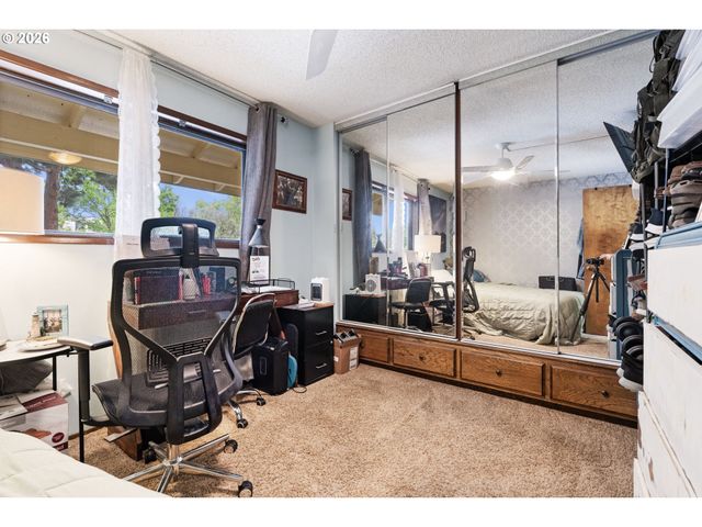 478 N HAYDEN ISLAND Dr, Portland, OR 97217