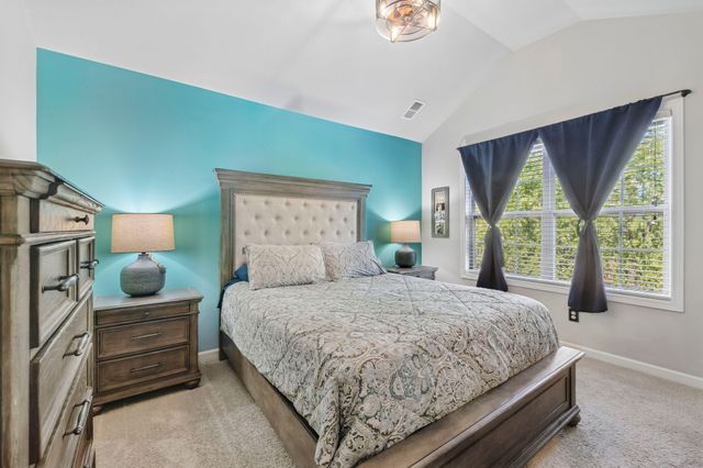 422 Manor Row, Pleasant View, TN 37146