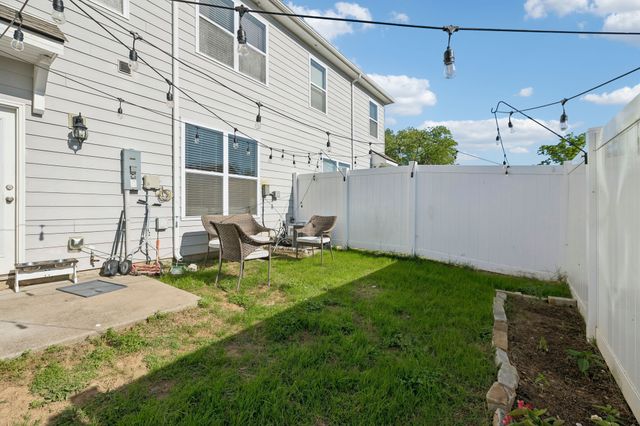422 Manor Row, Pleasant View, TN 37146