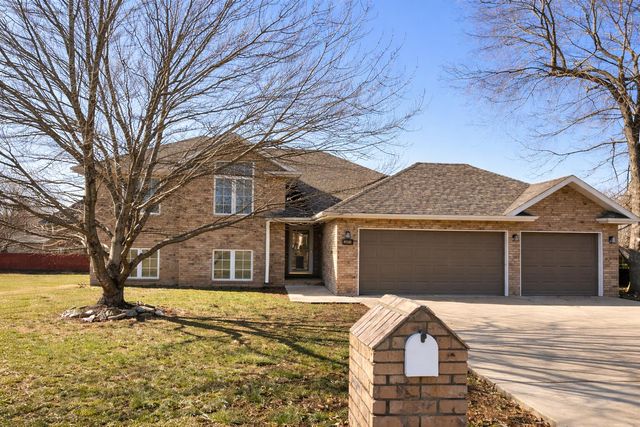 2401 S April Avenue, Springfield, MO 65807