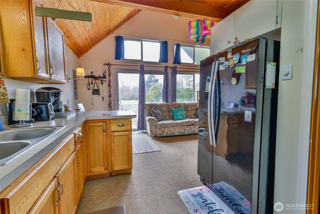 1660 1st Avenue, Grayland, WA 98547