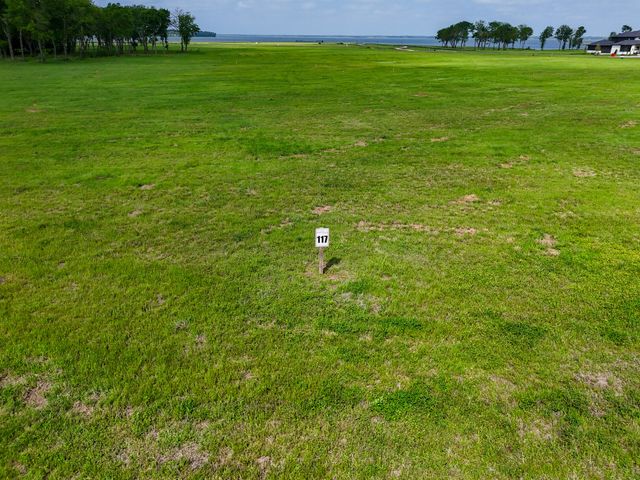 230 Lakewood Lane, Honey Grove, TX 75446