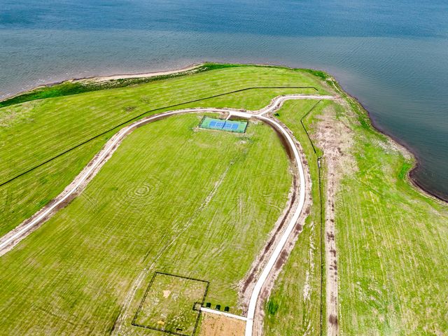 230 Lakewood Lane, Honey Grove, TX 75446