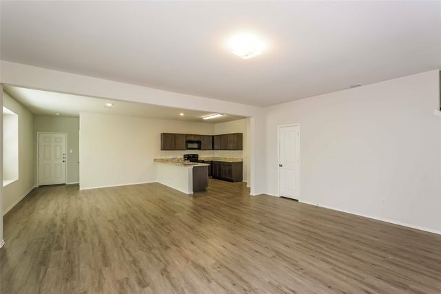 5509 Calm Waters Court, Fort Worth, TX 76119