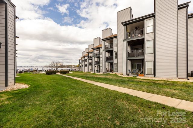 18861 Vineyard Point Lane, Cornelius, NC 28031