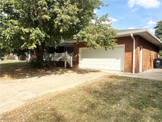 2493 Frostwood Drive, Austintown, OH 44515