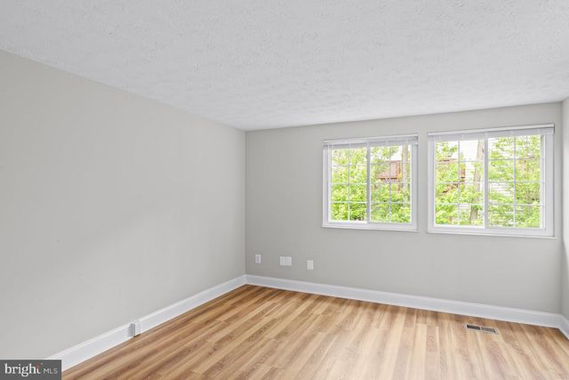 7921 TYSON OAKS CIR, Vienna, VA 22182