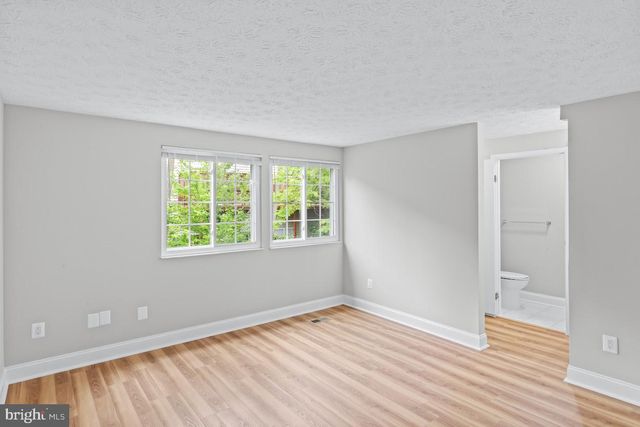 7921 TYSON OAKS CIR, Vienna, VA 22182