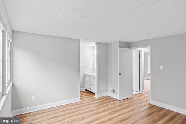 7921 TYSON OAKS CIR, Vienna, VA 22182