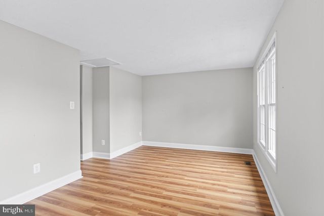 7921 TYSON OAKS CIR, Vienna, VA 22182