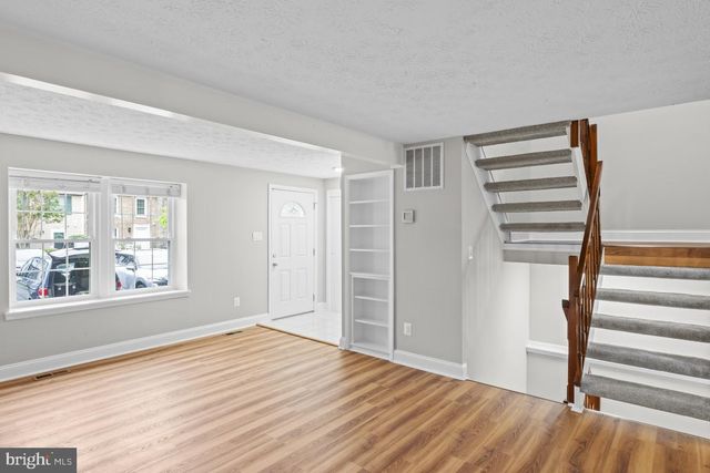 7921 TYSON OAKS CIR, Vienna, VA 22182