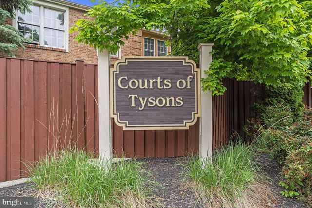 7921 TYSON OAKS CIR, Vienna, VA 22182