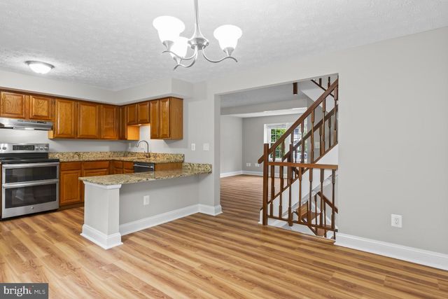 7921 TYSON OAKS CIR, Vienna, VA 22182